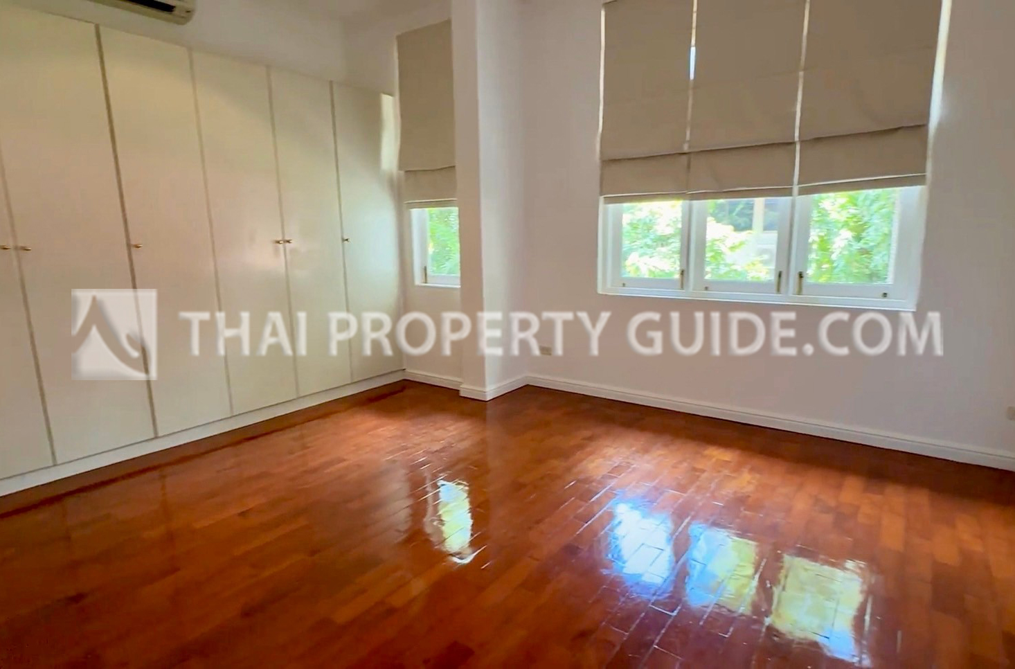 House with Private Pool in Sukhumvit 